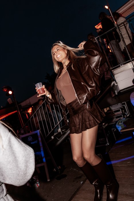 Sommerabend-Outfit Sommerabend-Outfit Lederjacke Open Air Köln